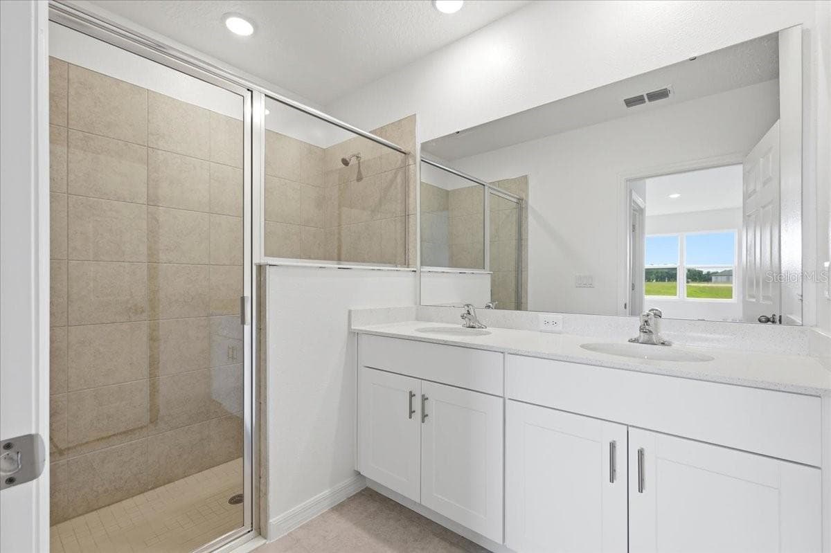 Single Family Residence at 143 BOTTLE BRUSH DR, HAINES CITY, photo 9 of 16