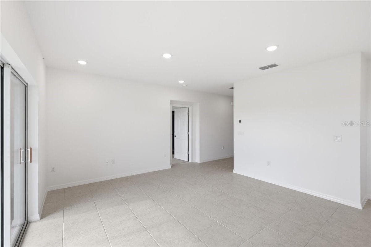 Single Family Residence at 143 BOTTLE BRUSH DR, HAINES CITY, photo 12 of 16