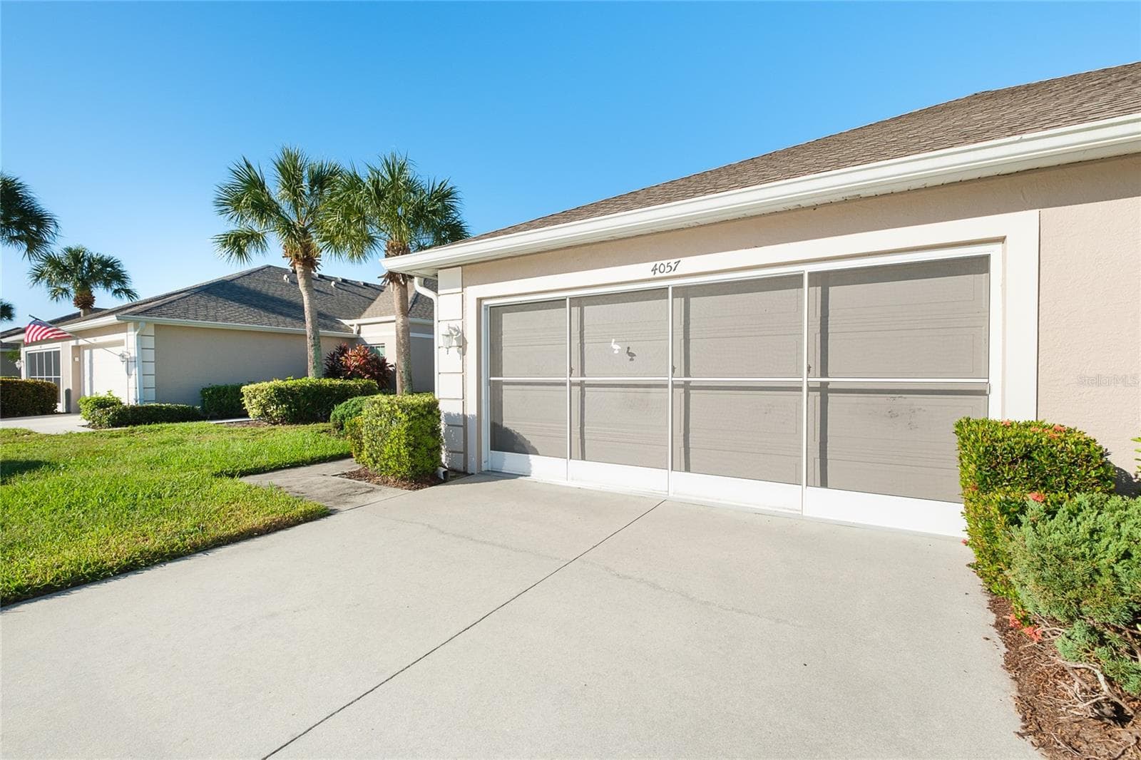 2 Car Garage with Screen - 4057 FAIRWAY DR, NORTH PORT