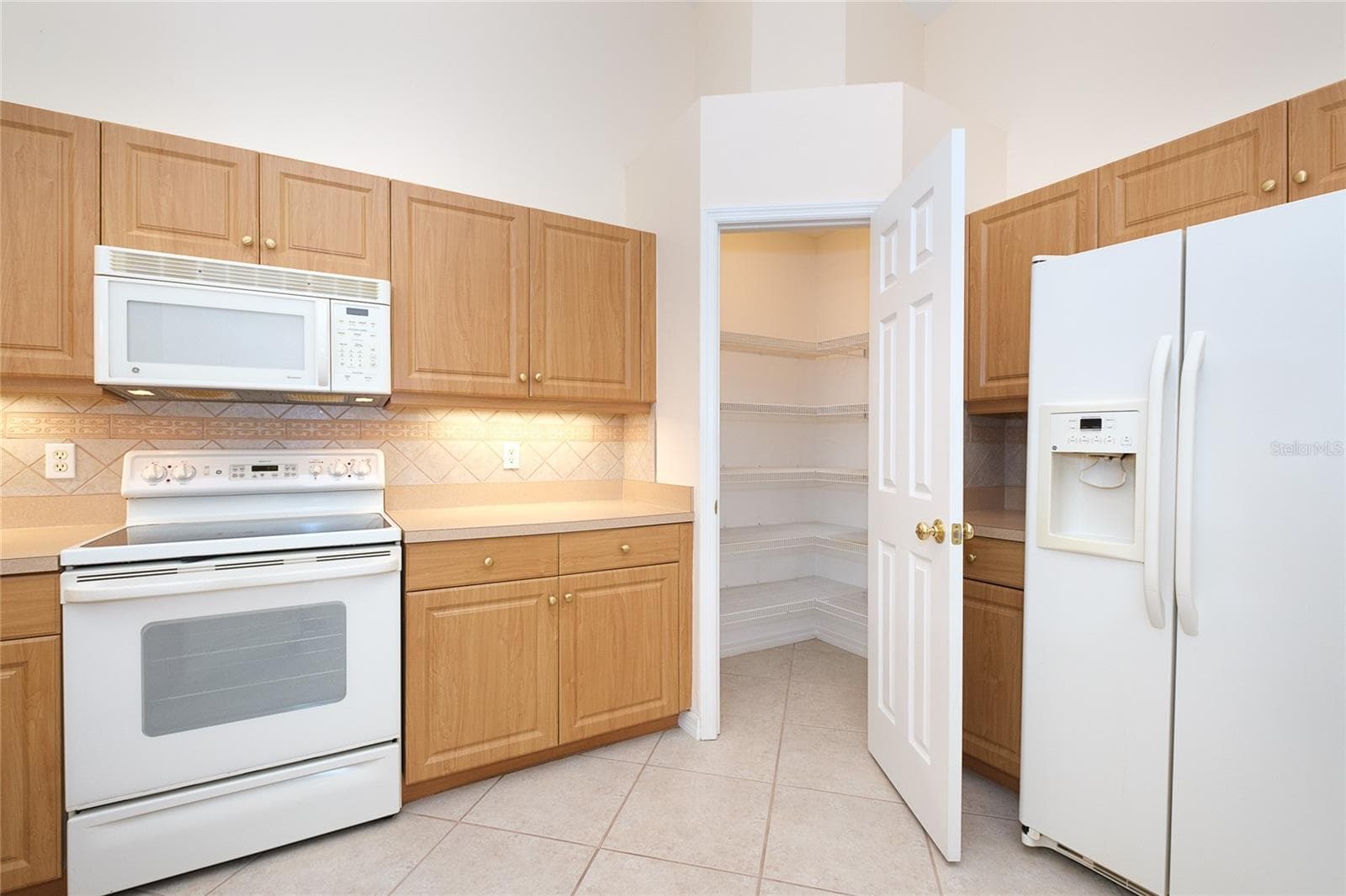 Pantry too! - 4057 FAIRWAY DR, NORTH PORT