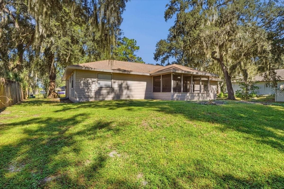 Watch the sunrise from the back porch in the mornings. - 5244 QUIET CREEK LN, LAKELAND