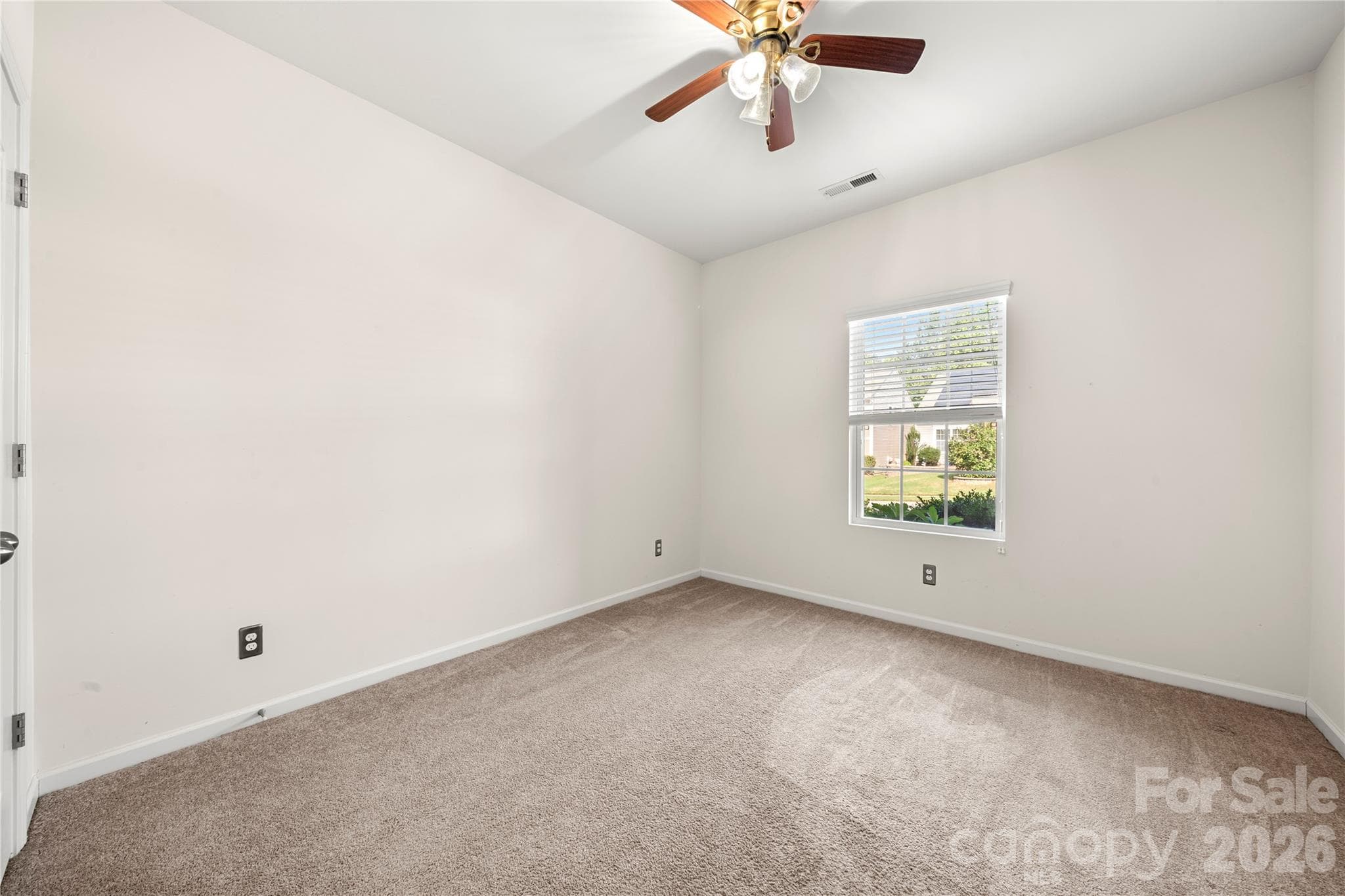 Single Family Residence at 14719 Glenduff Place, Charlotte, photo 9 of 13