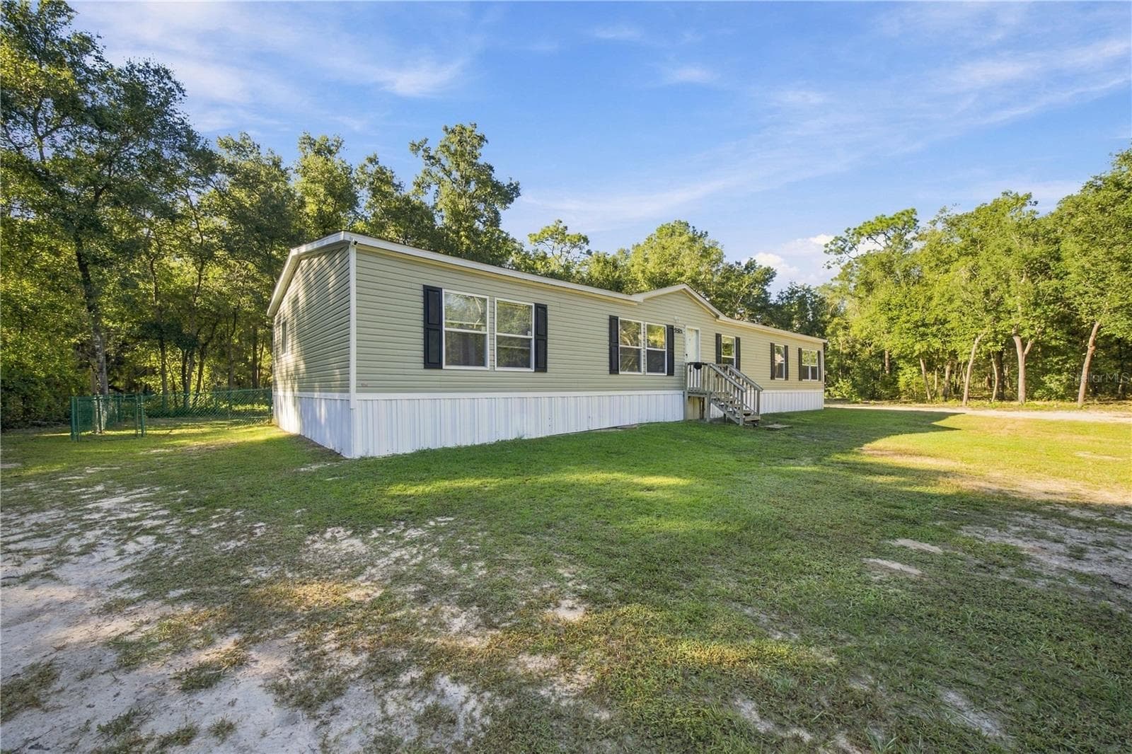 Manufactured Home at 9921 SE 160TH AVE, OCKLAWAHA, photo 2 of 40