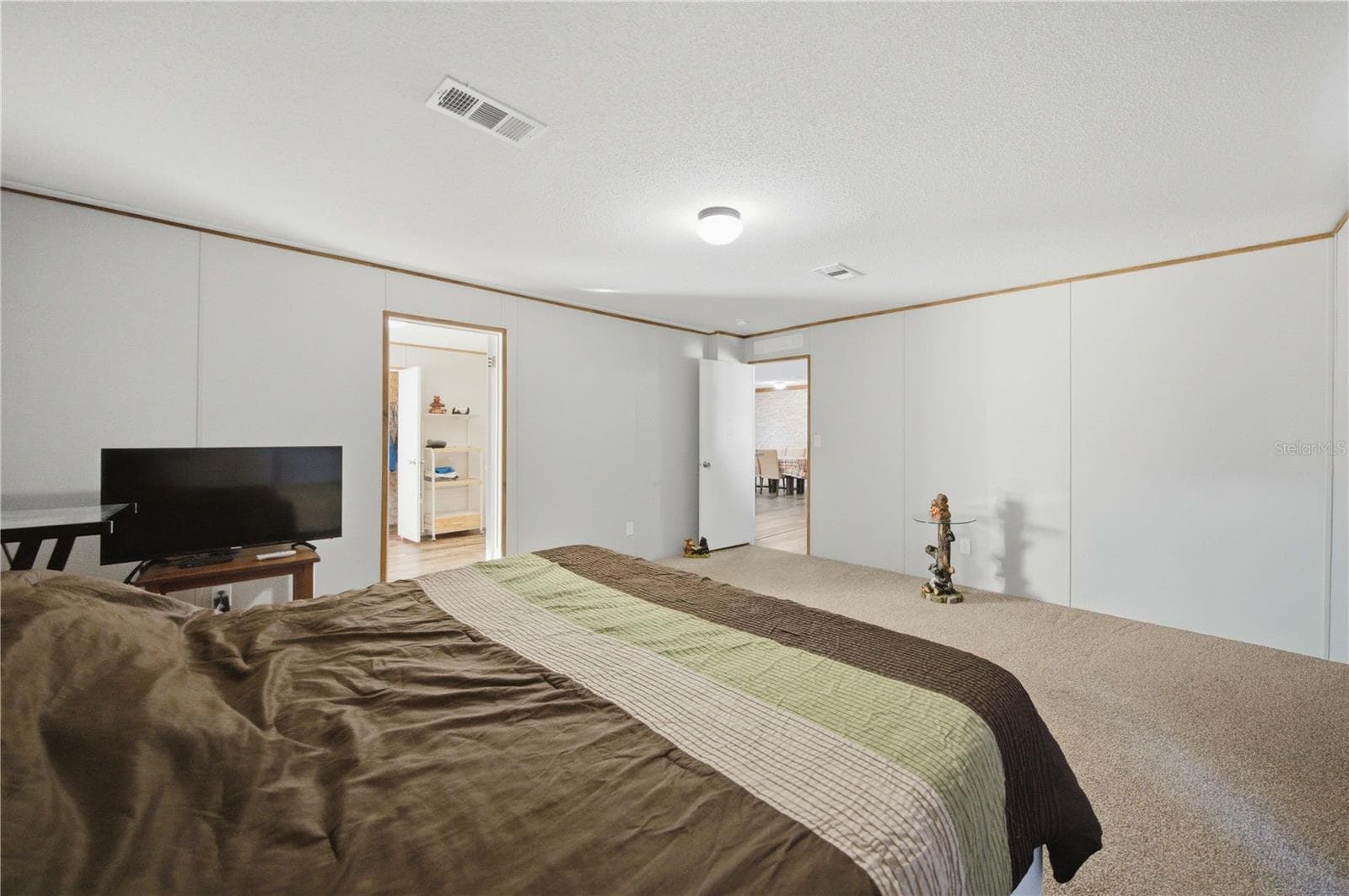 Manufactured Home at 9921 SE 160TH AVE, OCKLAWAHA, photo 12 of 40