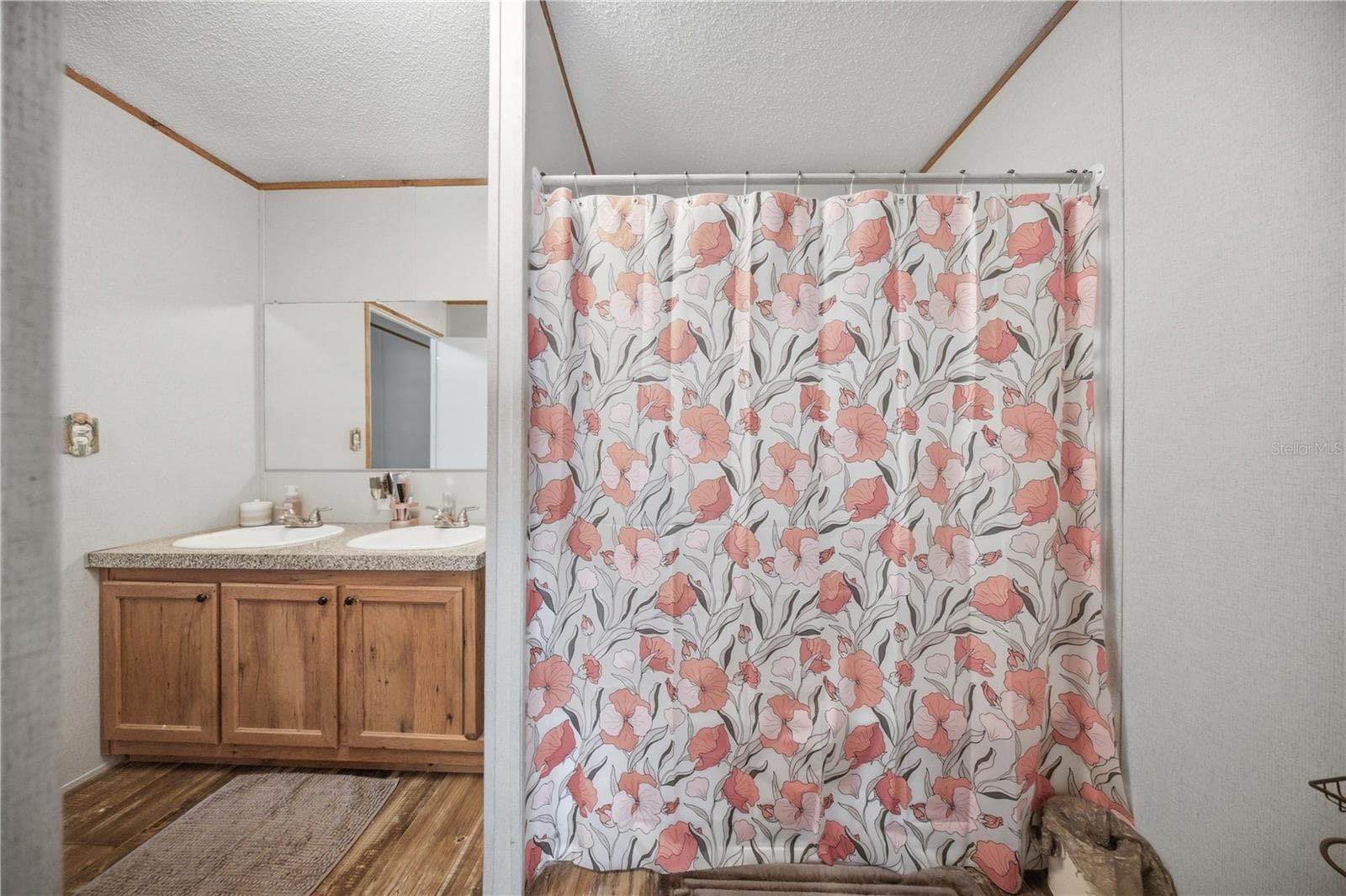 GUEST BATHROOM - 9921 SE 160TH AVE, OCKLAWAHA