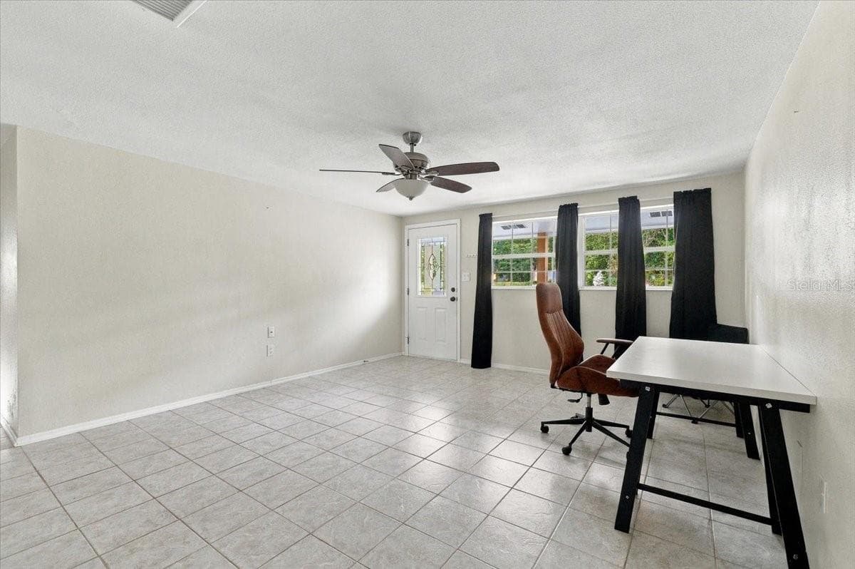 Single Family Residence at 812 WINDSOR ST, LAKELAND, photo 3 of 25