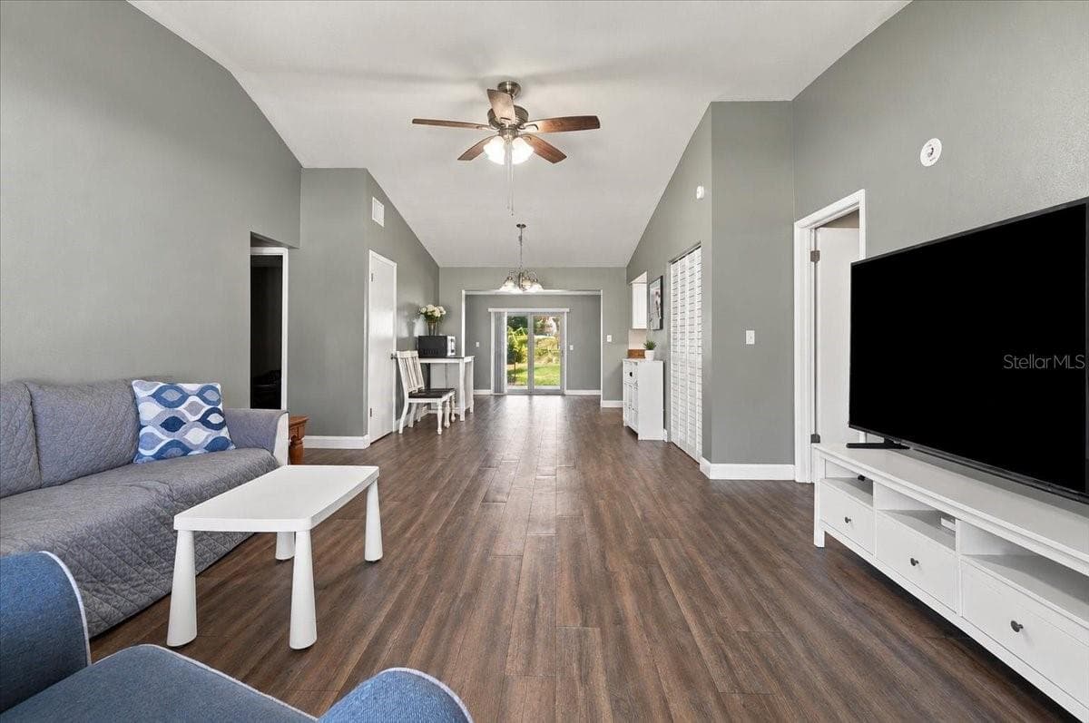 Single Family Residence at 2827 DELROSE DR N, LAKELAND, photo 4 of 25