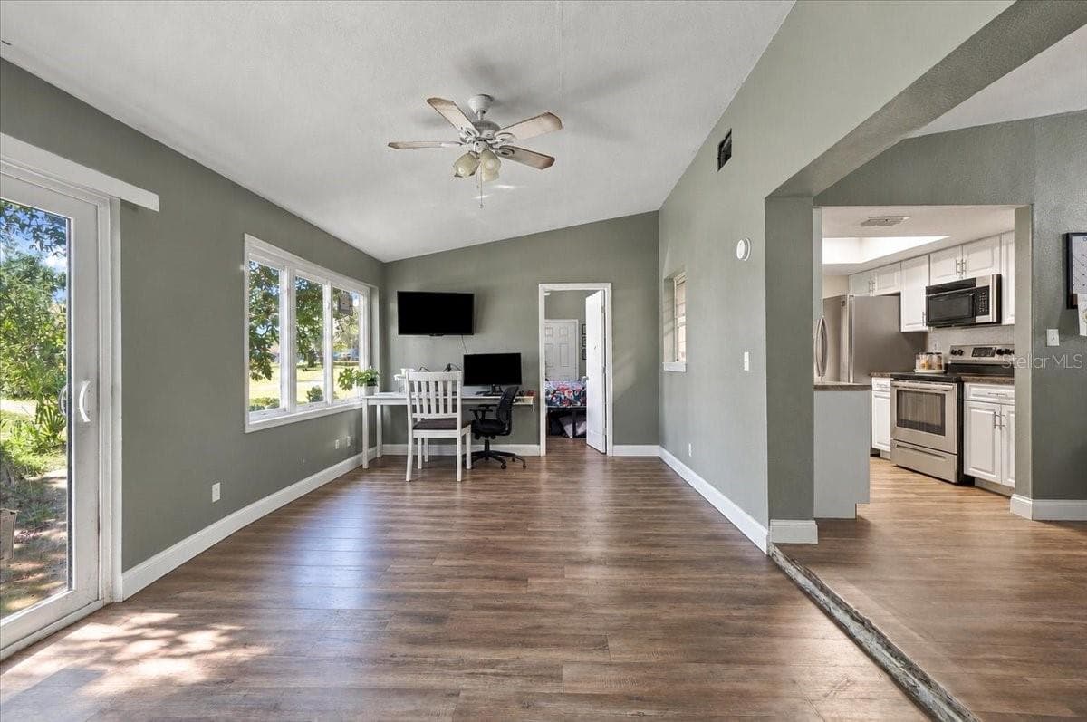 Single Family Residence at 2827 DELROSE DR N, LAKELAND, photo 6 of 25