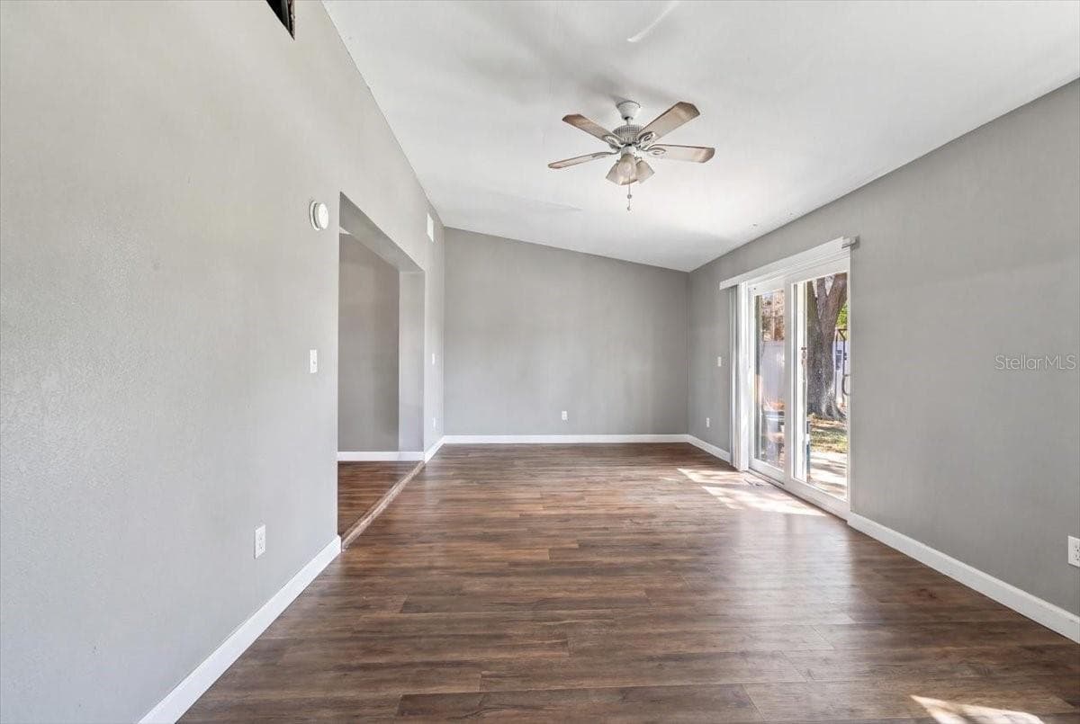 Single Family Residence at 2827 DELROSE DR N, LAKELAND, photo 7 of 25