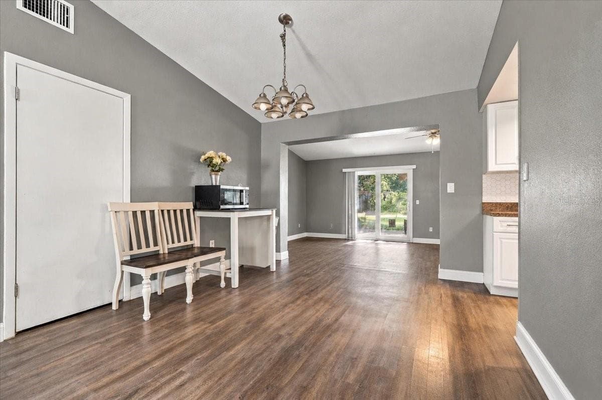 Single Family Residence at 2827 DELROSE DR N, LAKELAND, photo 10 of 25