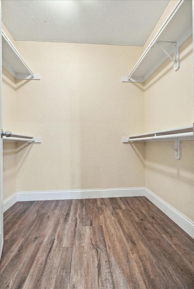 Single Family Residence at 2827 DELROSE DR N, LAKELAND, photo 14 of 25