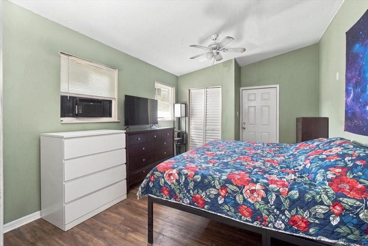 Single Family Residence at 2827 DELROSE DR N, LAKELAND, photo 15 of 25