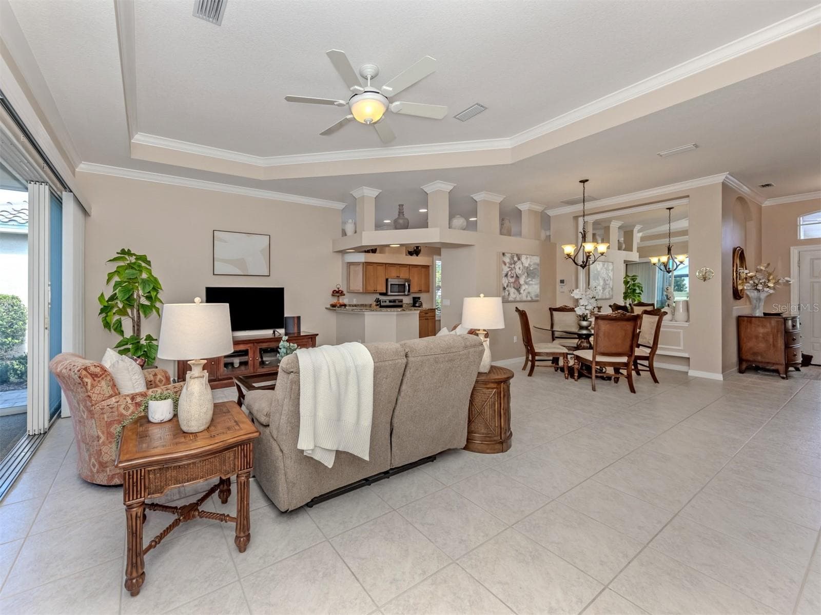 Single Family Residence at 637 MISTY PINE DR, VENICE, photo 9 of 60