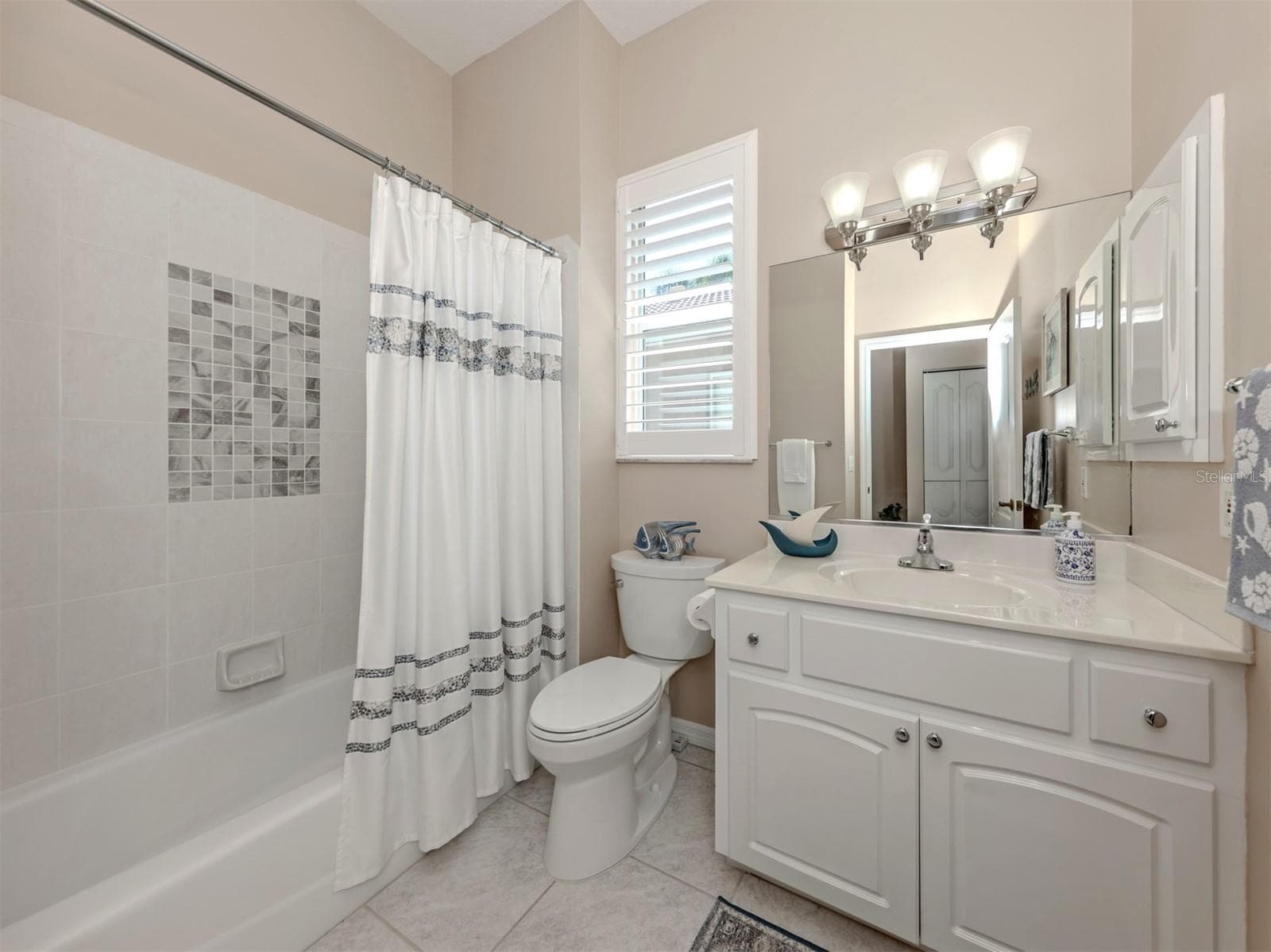 Single Family Residence at 637 MISTY PINE DR, VENICE, photo 25 of 60
