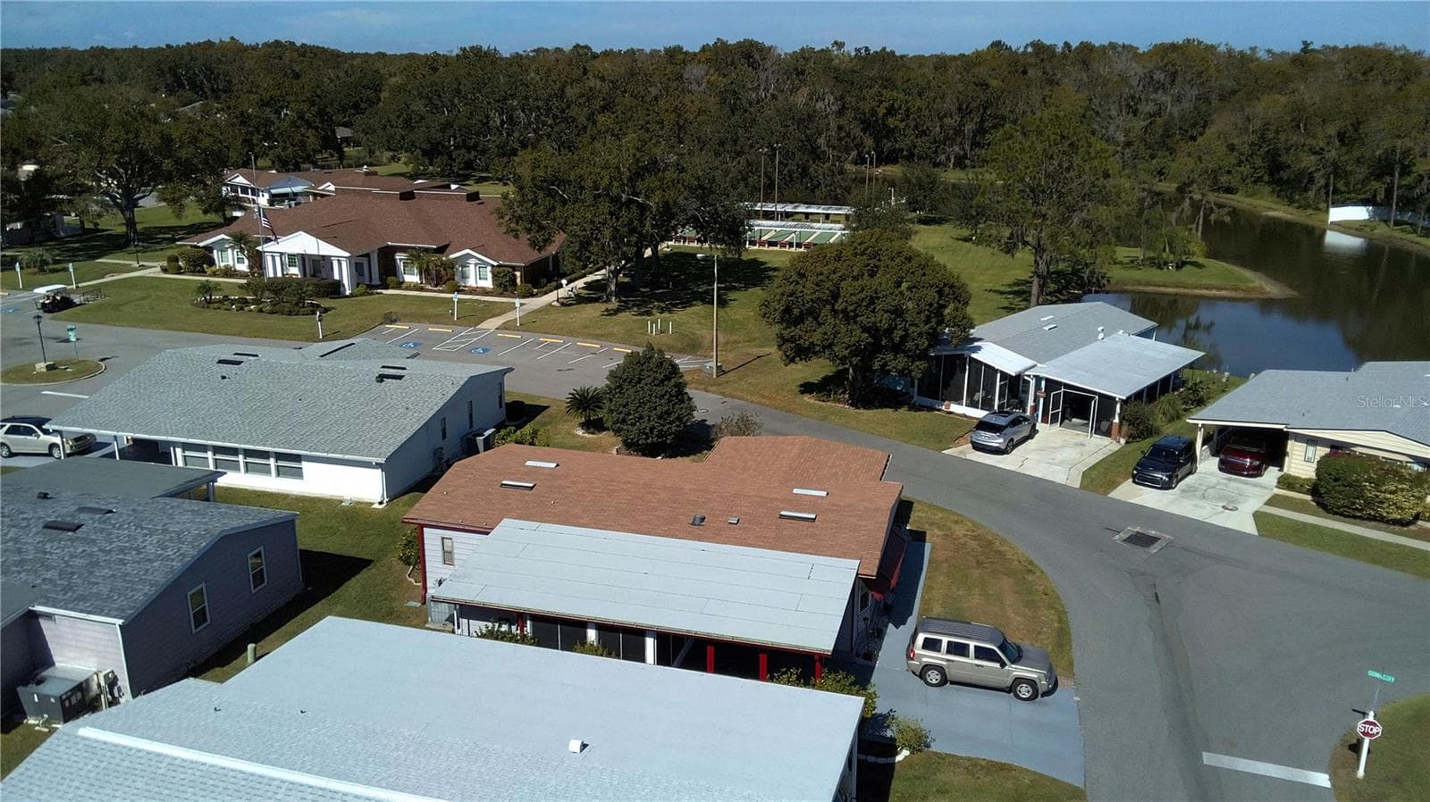 Located close to clubhouse and amenities - 4816 GOLDENVIEW LN, LAKELAND