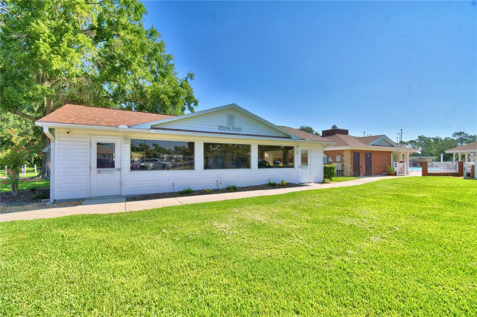 Fitness building - 4816 GOLDENVIEW LN, LAKELAND