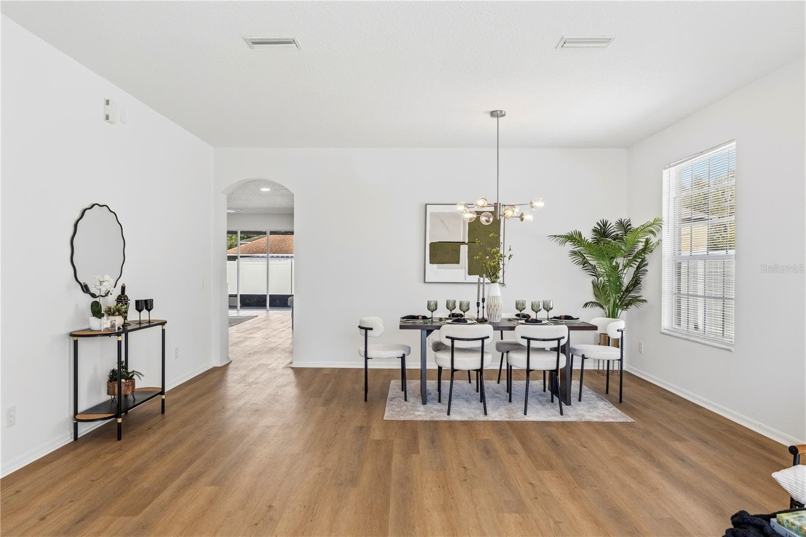 Formal Living Room + Dining Room - 10416 MEADOW SPRING DR, TAMPA