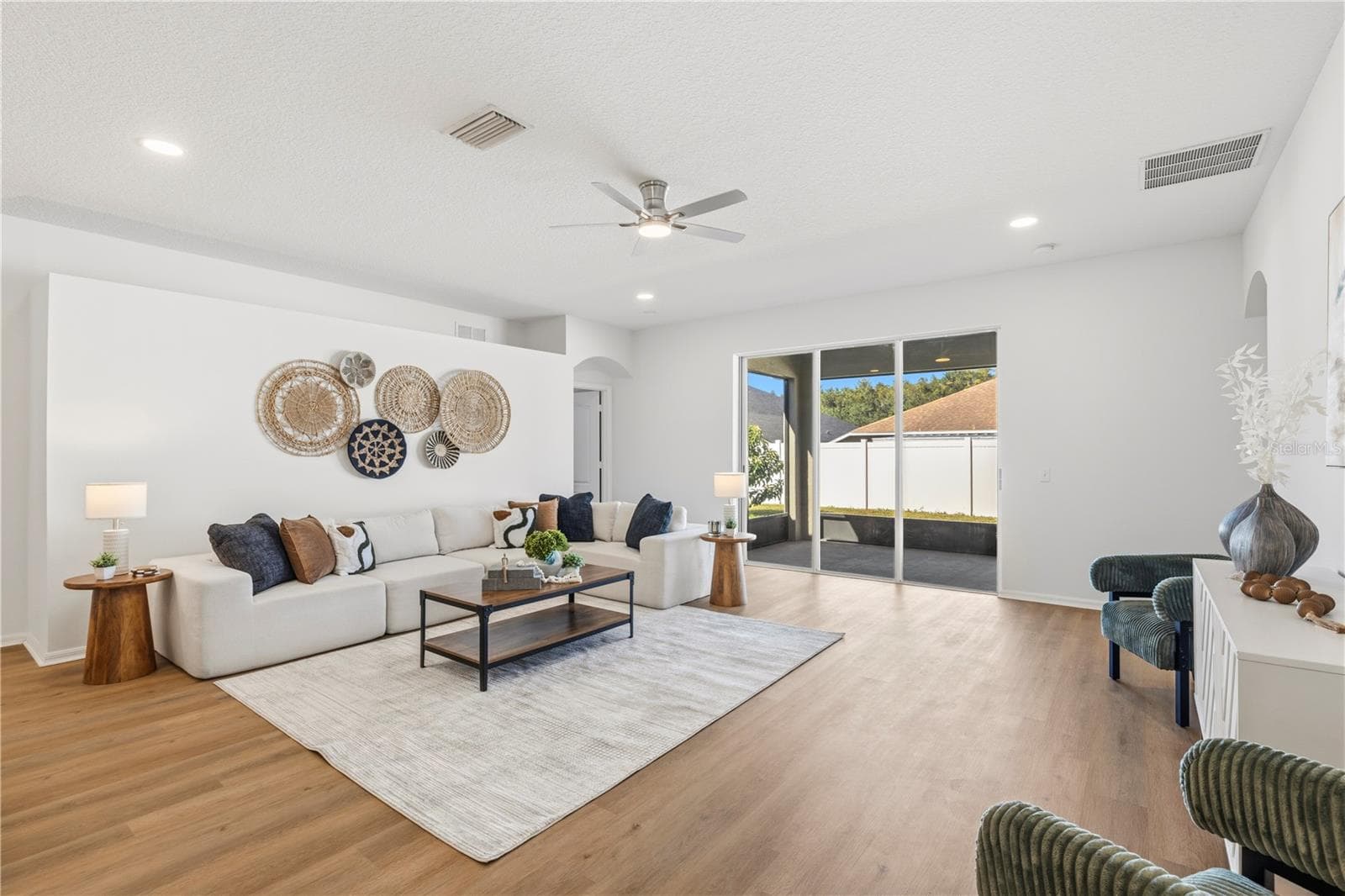 Formal Living Room + Dining Room - 10416 MEADOW SPRING DR, TAMPA