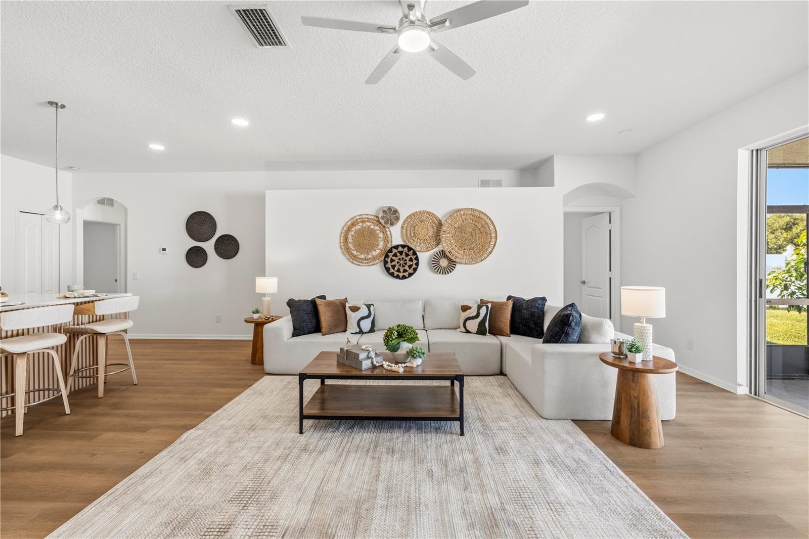 Family Room - 10416 MEADOW SPRING DR, TAMPA