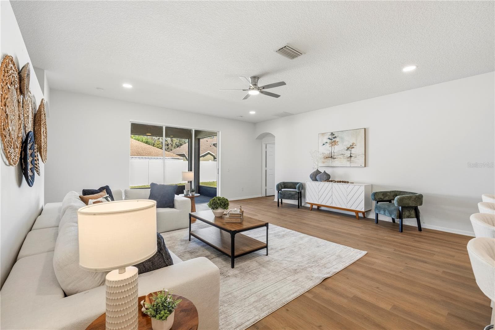 Family Room - 10416 MEADOW SPRING DR, TAMPA