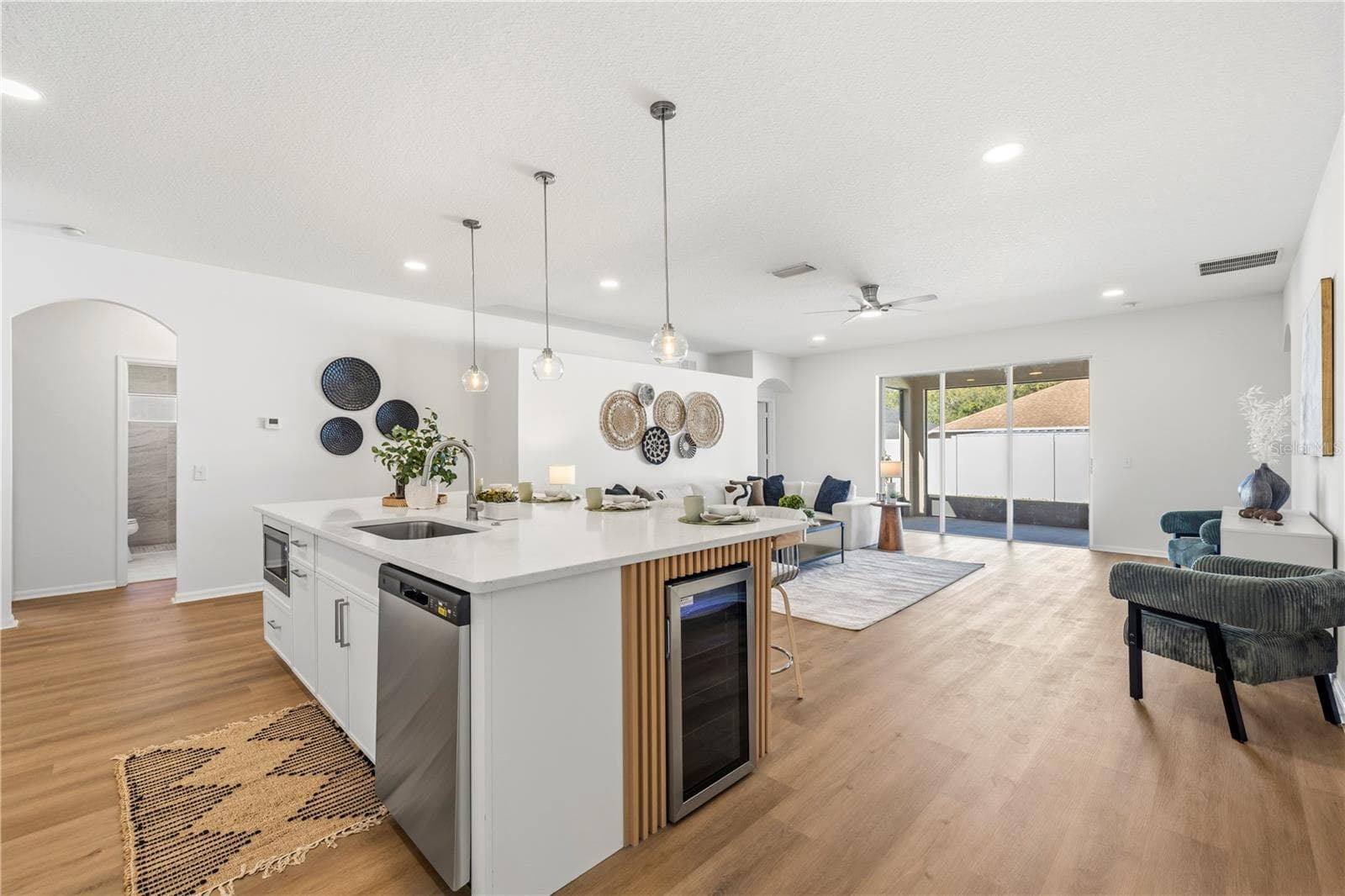 Kitchen - 10416 MEADOW SPRING DR, TAMPA