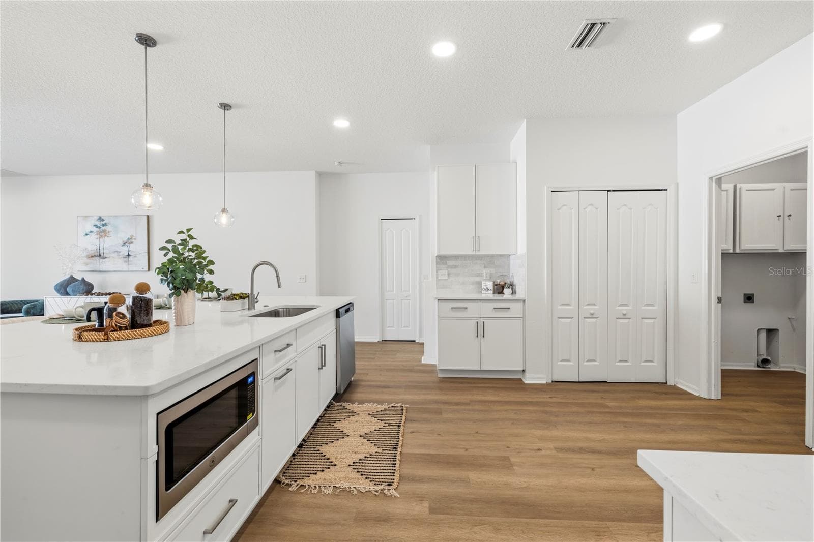 Kitchen - 10416 MEADOW SPRING DR, TAMPA