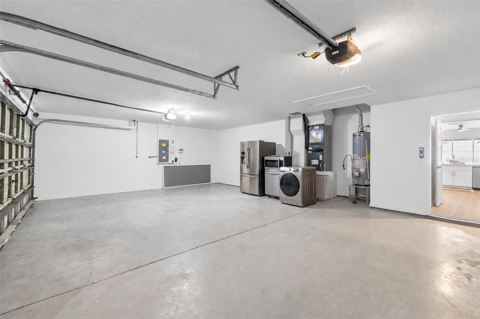Garage - 10416 MEADOW SPRING DR, TAMPA