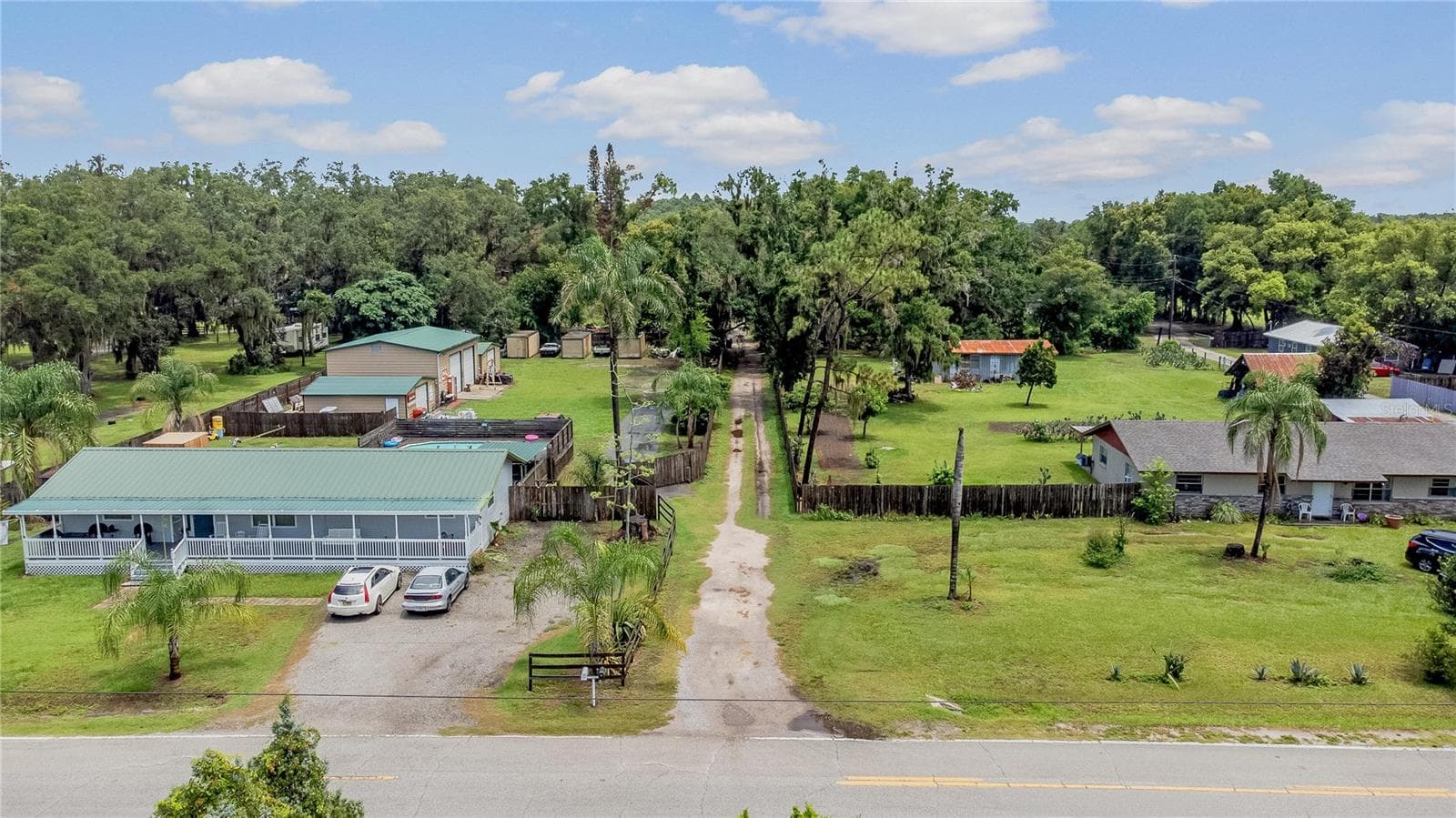 Manufactured Home at 5566 HARVEY TEW RD, PLANT CITY, photo 3 of 15