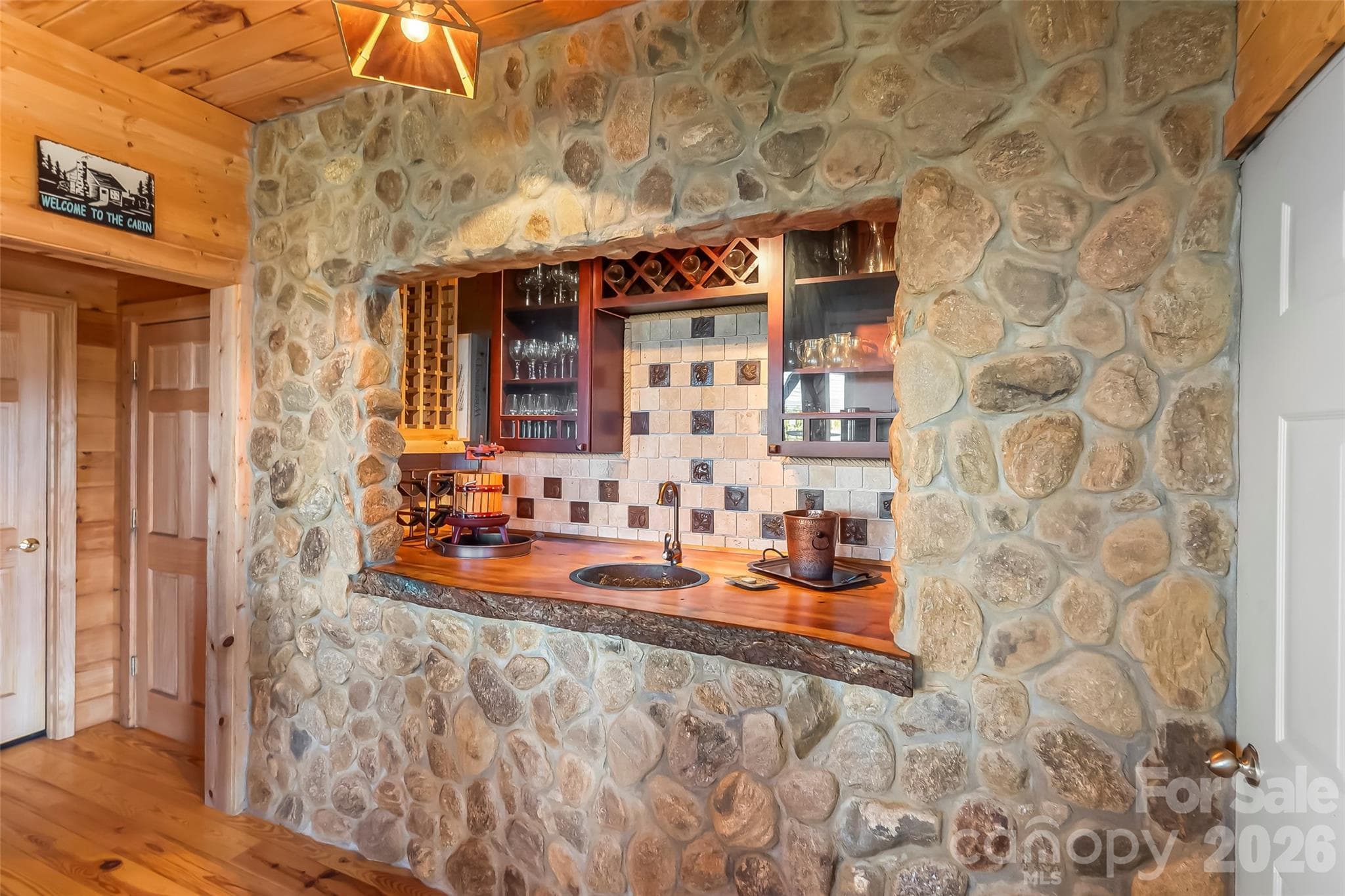 Basement den - 1829 Grants Mountain Road, Marion