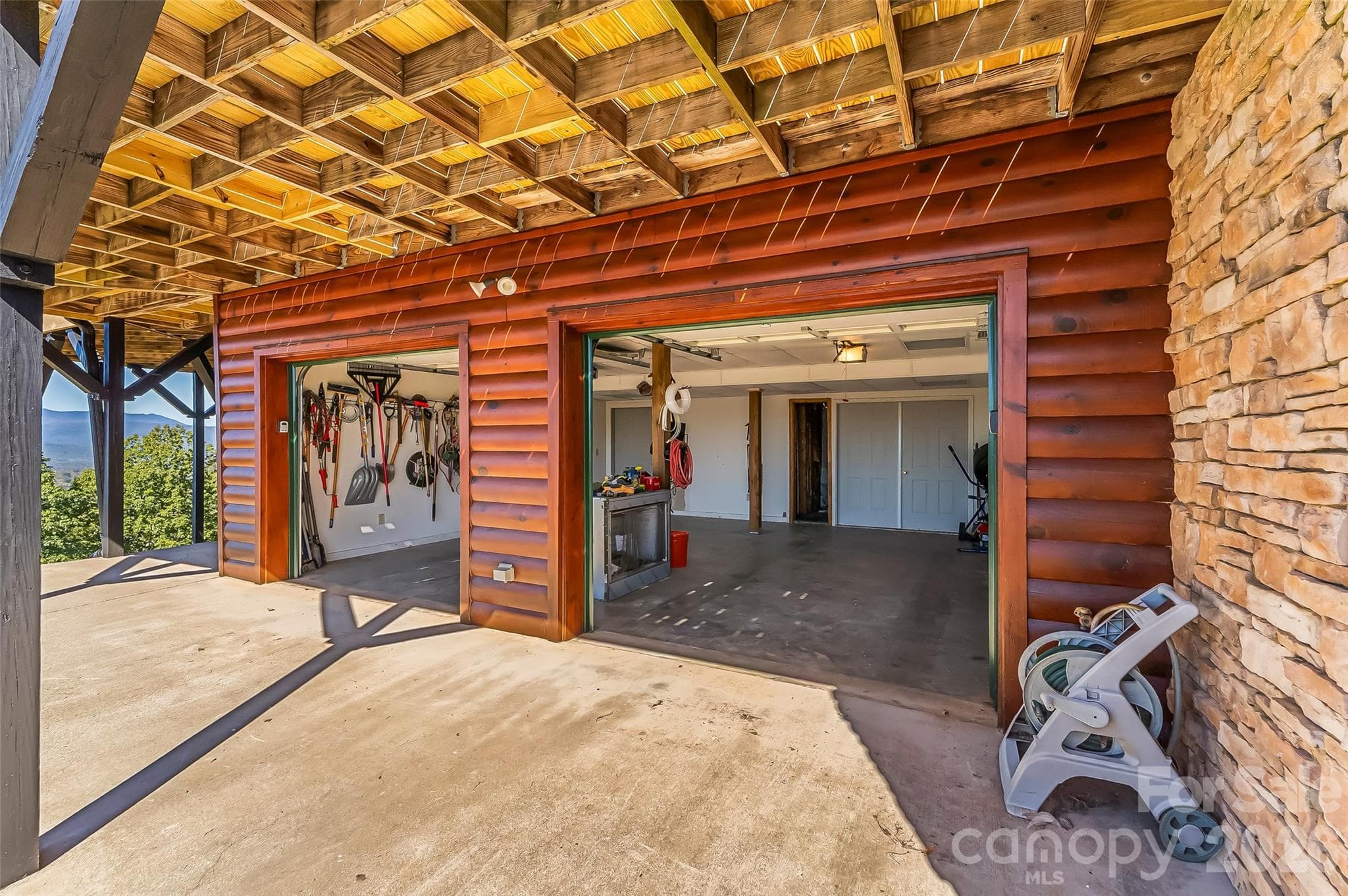 Garage - 1829 Grants Mountain Road, Marion