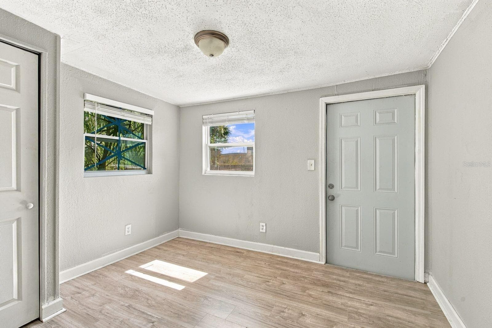 Duplex at 2834 FREEMONT TER S, ST PETERSBURG, photo 11 of 37