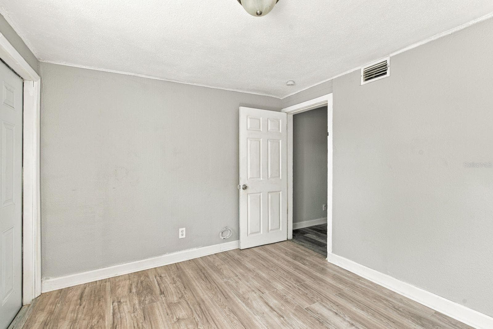 Duplex at 2834 FREEMONT TER S, ST PETERSBURG, photo 12 of 37