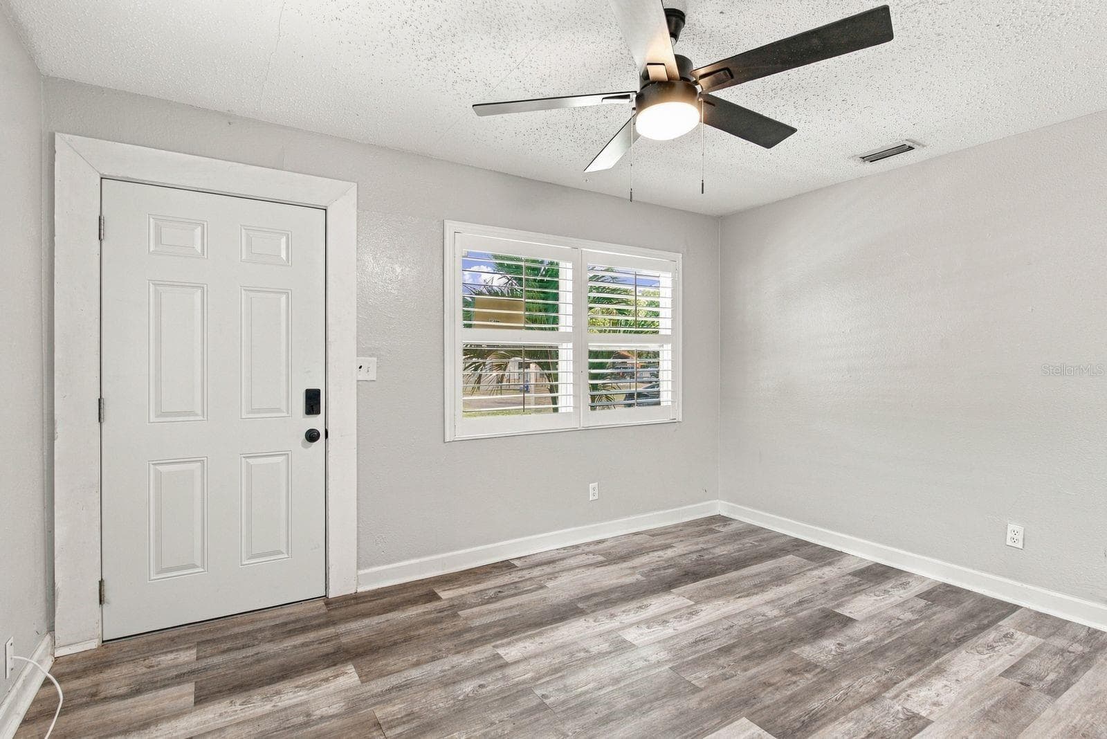 Duplex at 2834 FREEMONT TER S, ST PETERSBURG, photo 17 of 37