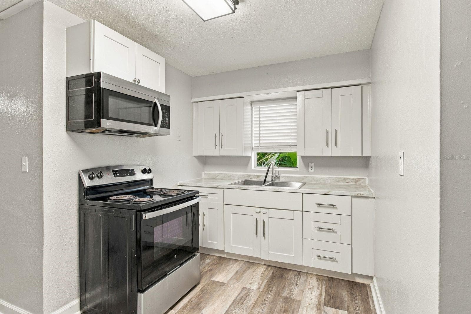 Duplex at 2834 FREEMONT TER S, ST PETERSBURG, photo 21 of 37