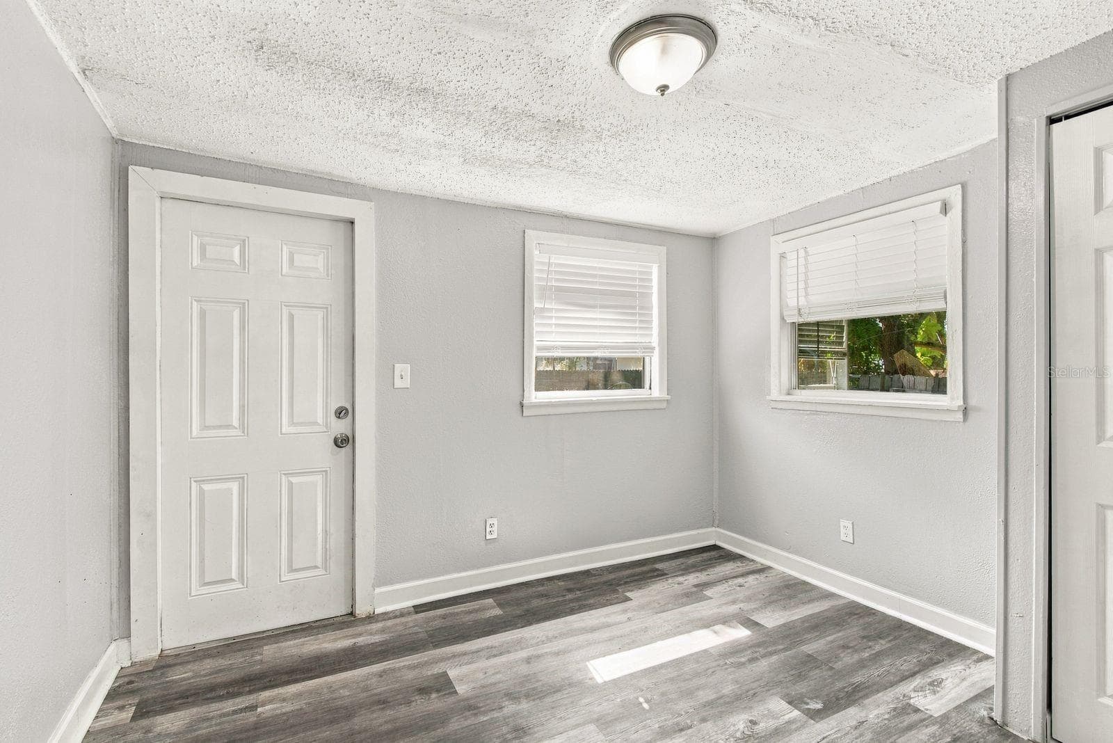 Duplex at 2834 FREEMONT TER S, ST PETERSBURG, photo 24 of 37
