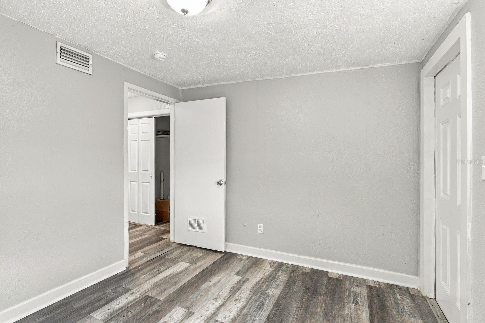 Duplex at 2834 FREEMONT TER S, ST PETERSBURG, photo 25 of 37