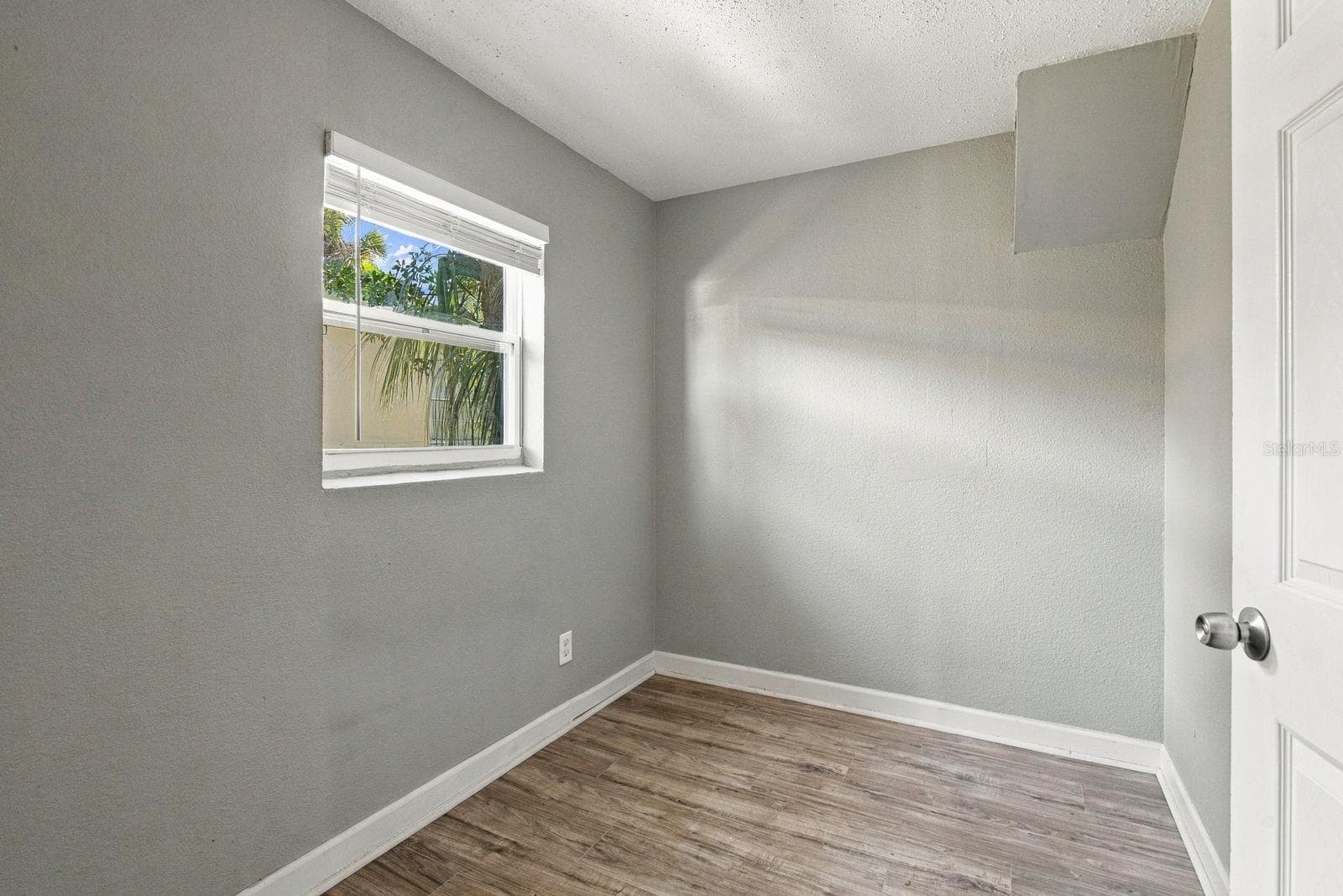 Duplex at 2834 FREEMONT TER S, ST PETERSBURG, photo 28 of 37