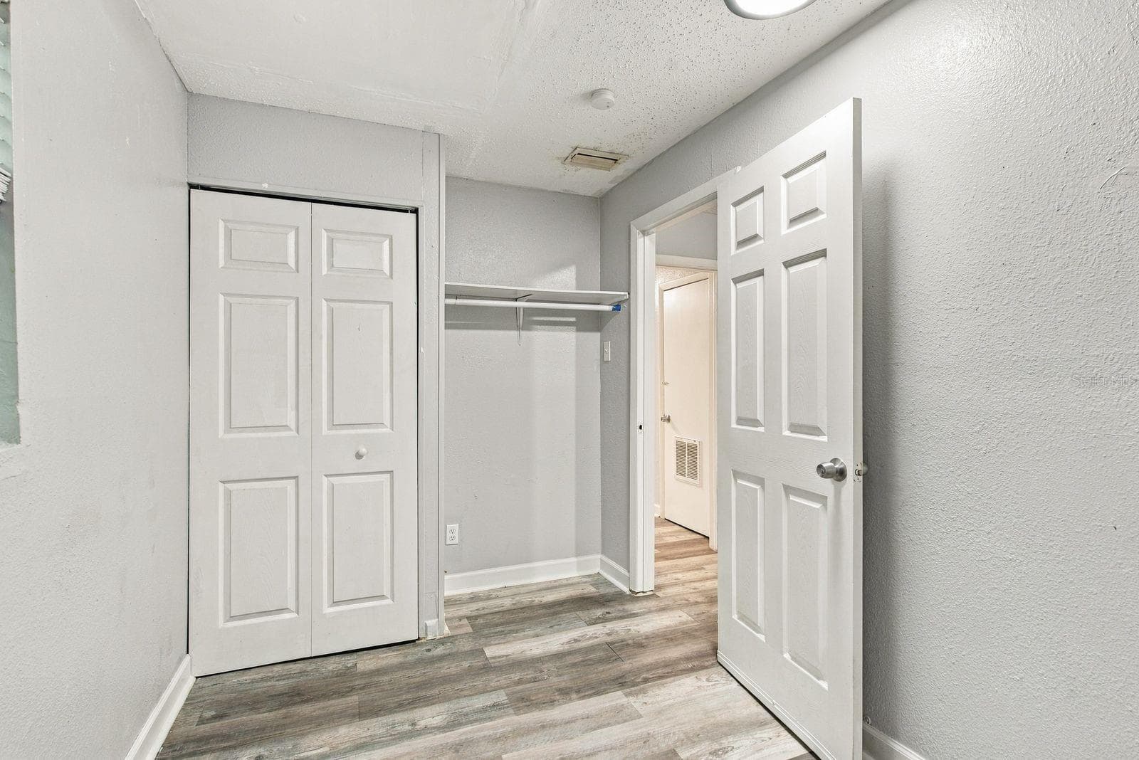 Duplex at 2834 FREEMONT TER S, ST PETERSBURG, photo 34 of 37