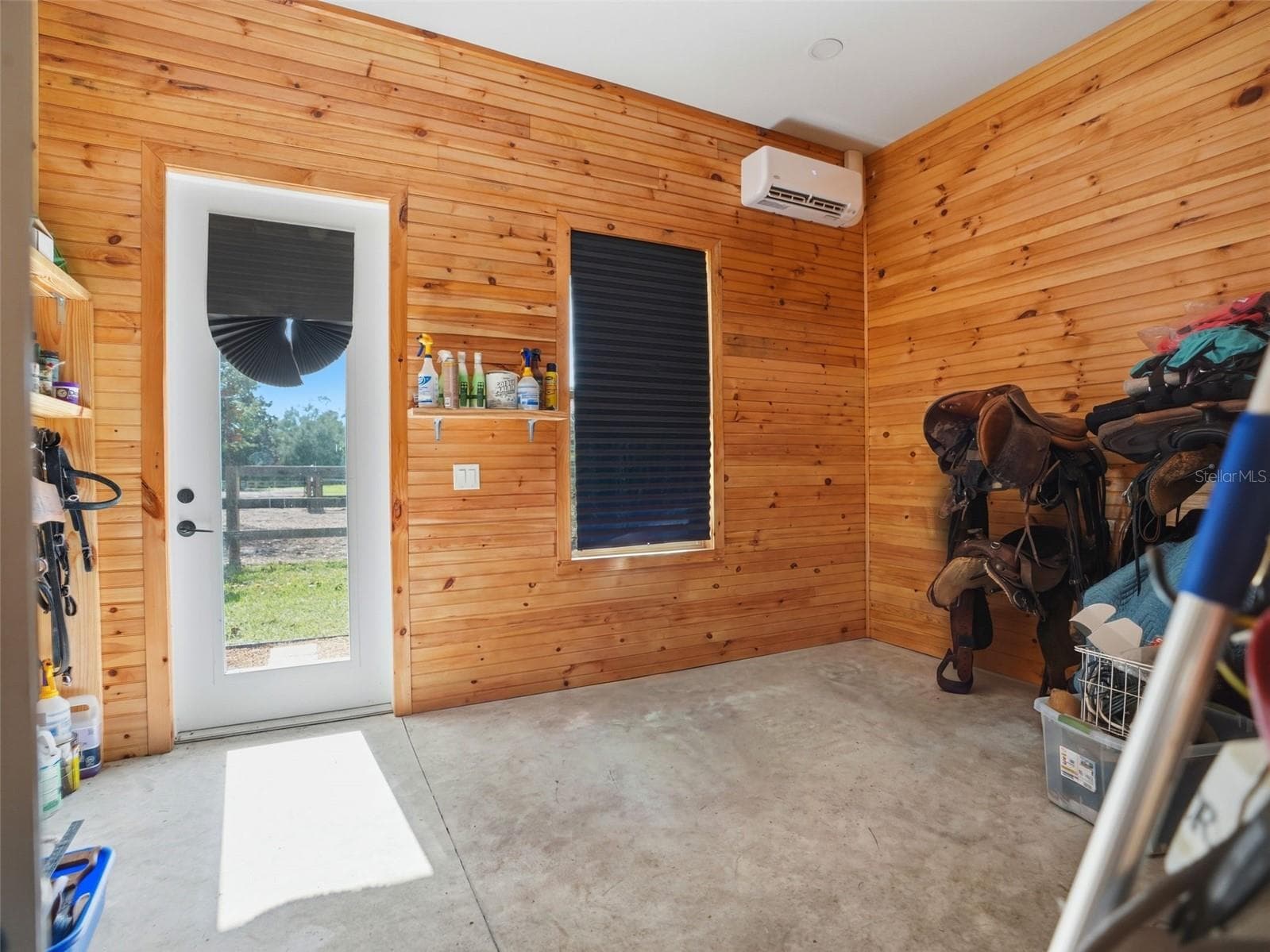 Temperature Controlled Tack Room - 1450 VIRGINIA LEE CIR, BROOKSVILLE