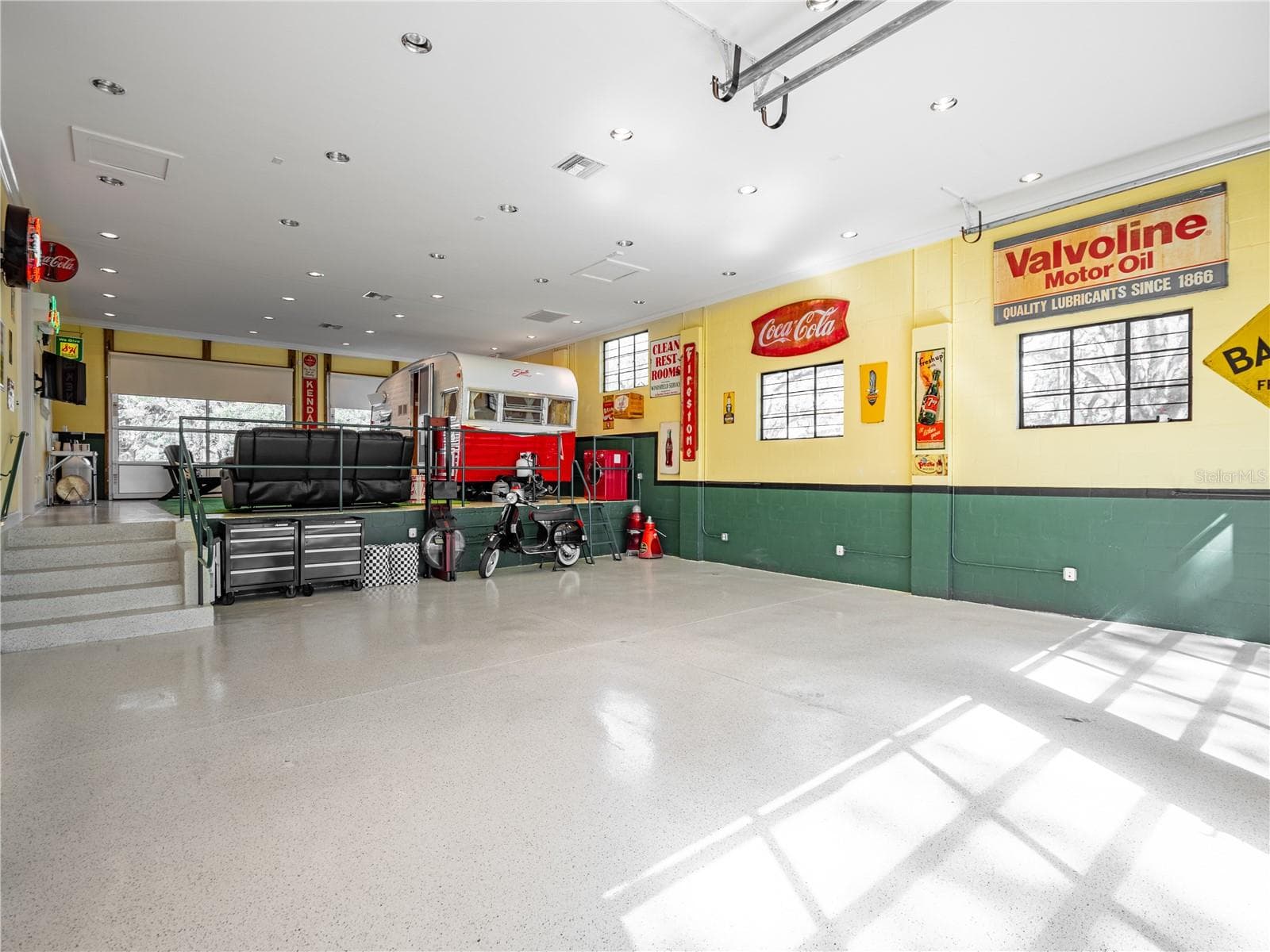 Office at 11415 E BROADWAY AVE, SEFFNER, photo 18 of 71