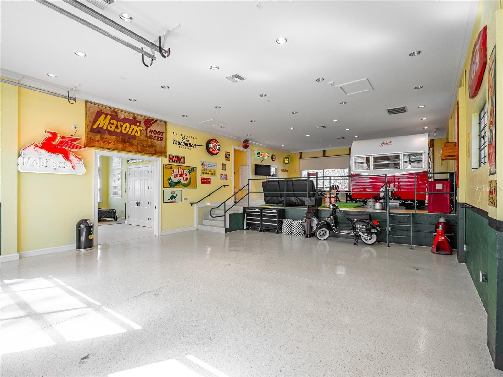 Office at 11415 E BROADWAY AVE, SEFFNER, photo 19 of 71