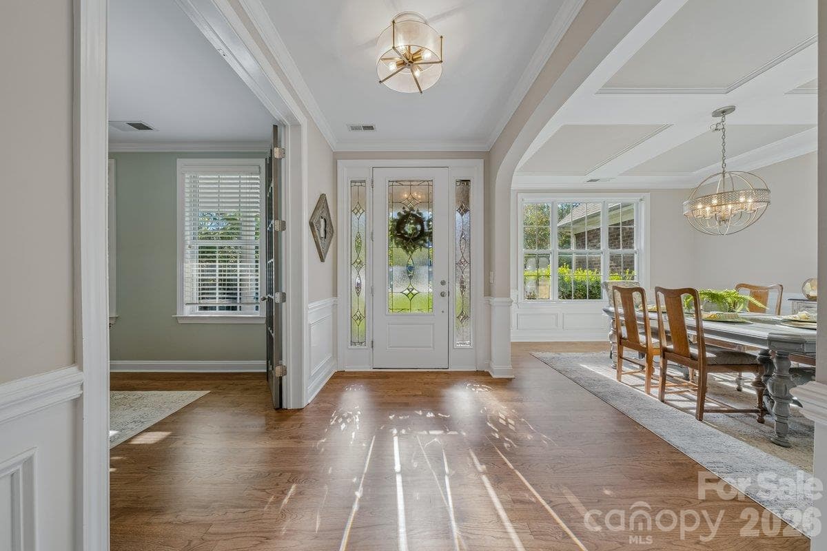 Single Family Residence at 7123 Yellowhorn Trail, Waxhaw, photo 10 of 55