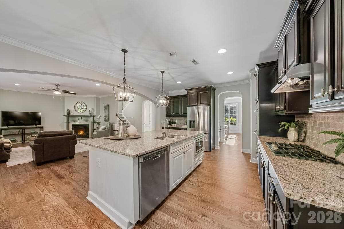 Single Family Residence at 7123 Yellowhorn Trail, Waxhaw, photo 25 of 55