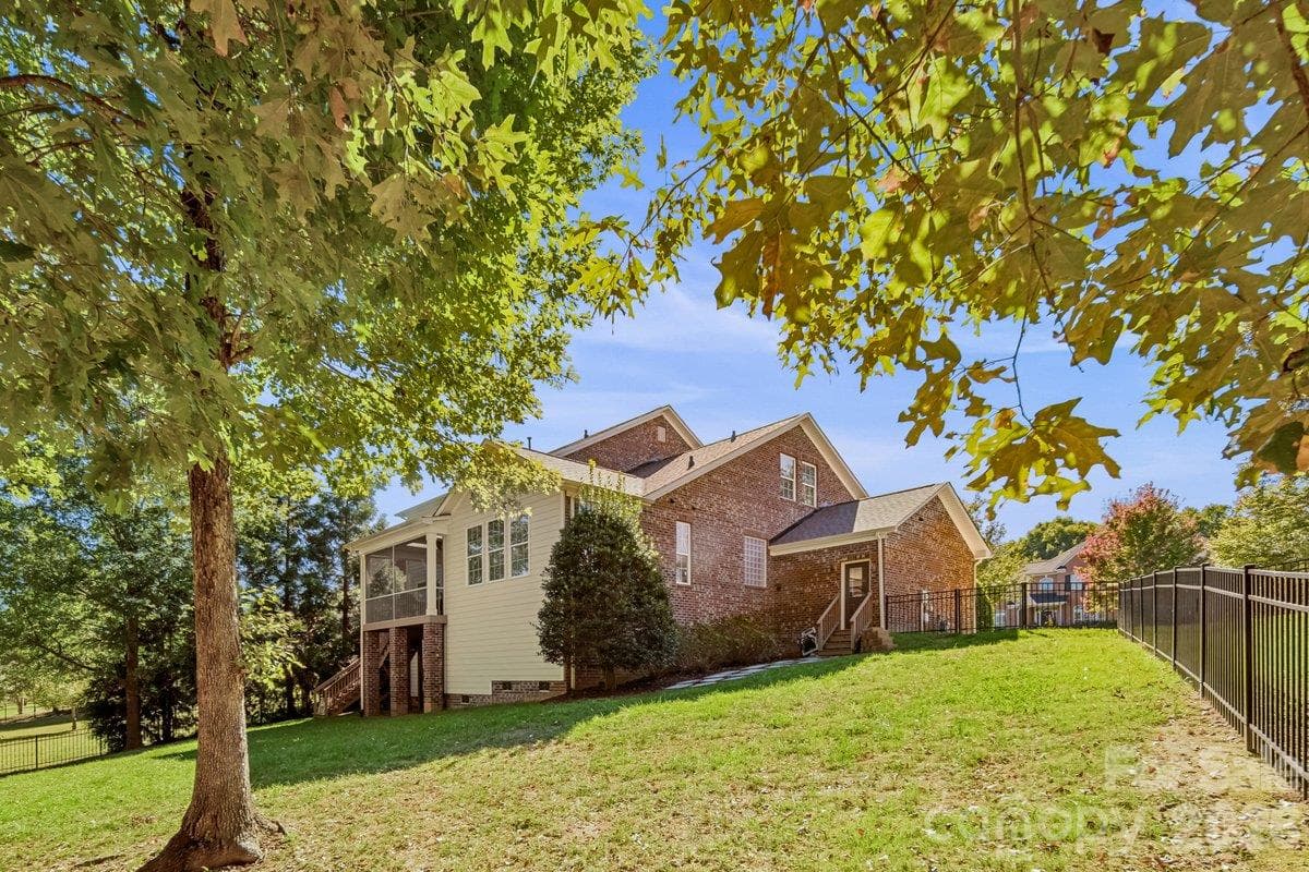 Single Family Residence at 7123 Yellowhorn Trail, Waxhaw, photo 51 of 55