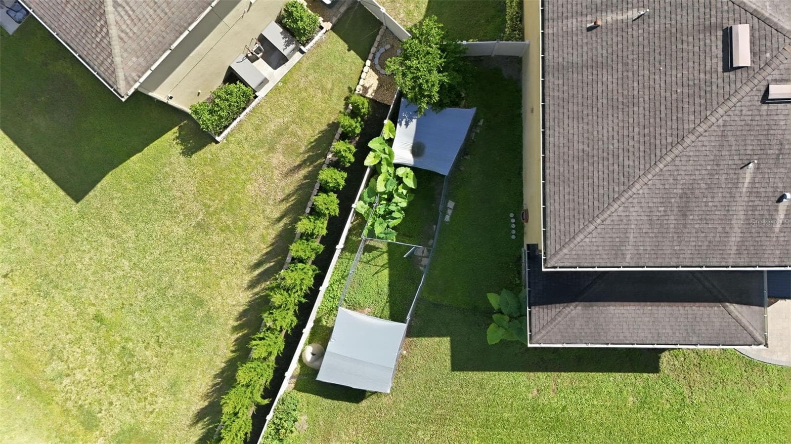 Dog Kennels - 30145 LOSINO CV, MOUNT DORA