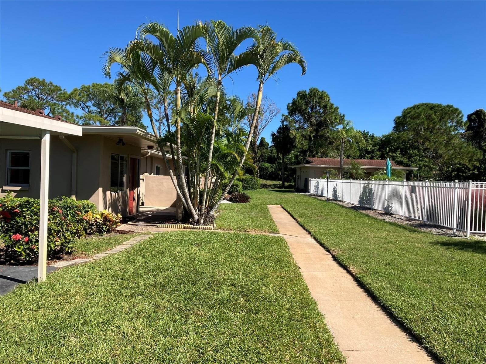 Condominium at 2460 LAURELWOOD DR #E, CLEARWATER, photo 3 of 30