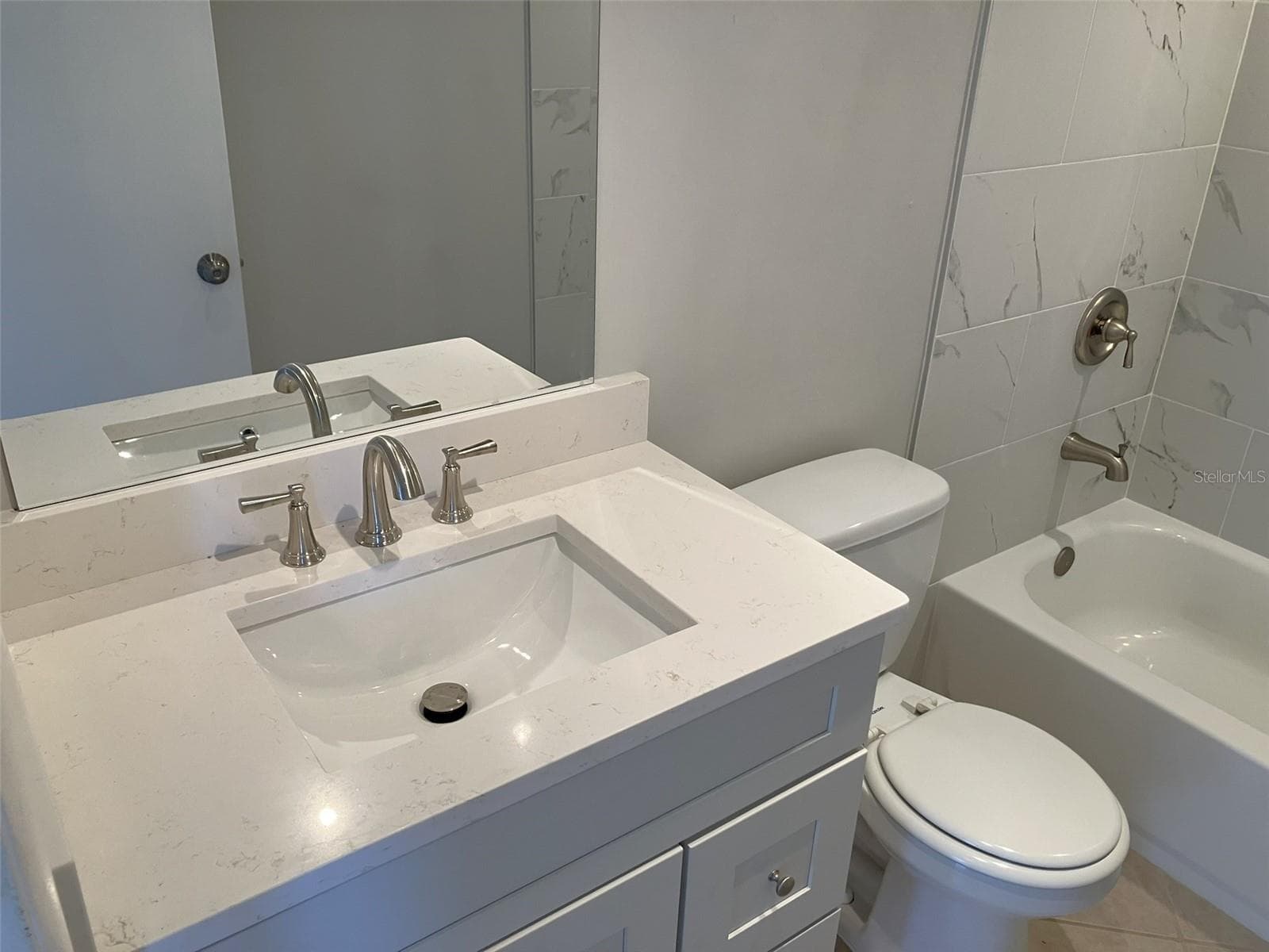 Hall Bath - 2460 LAURELWOOD DR #E, CLEARWATER