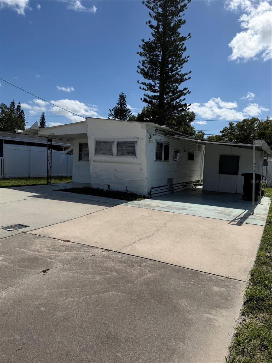 Mobile carport - 4120 BUENA VISTA LN, HOLIDAY