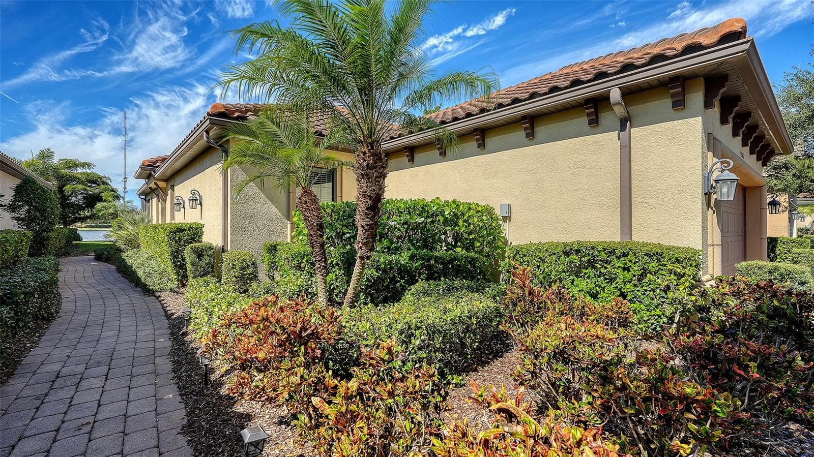Single Family Residence at 5572 SENTIERO DR, NOKOMIS, photo 5 of 74