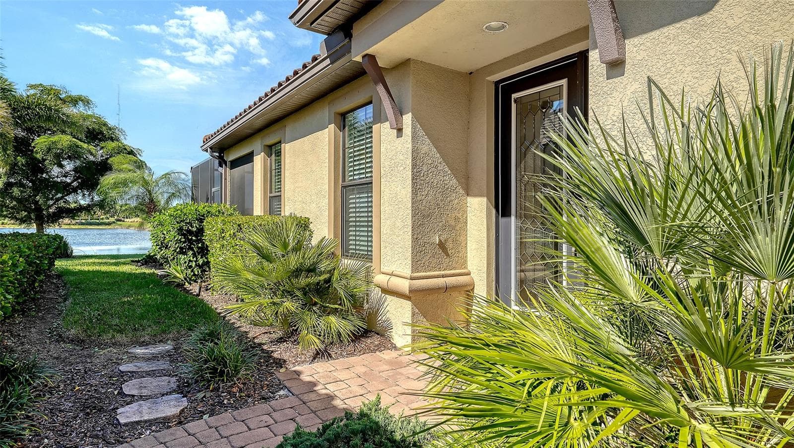 Single Family Residence at 5572 SENTIERO DR, NOKOMIS, photo 6 of 74